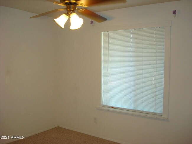 Building Photo - 3933 W Pershing Ave