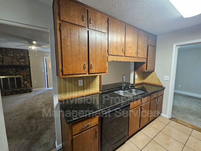 Building Photo - 2987 Medina Dr