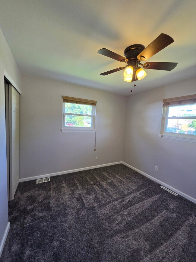 Building Photo - 4637 Clayton Dr