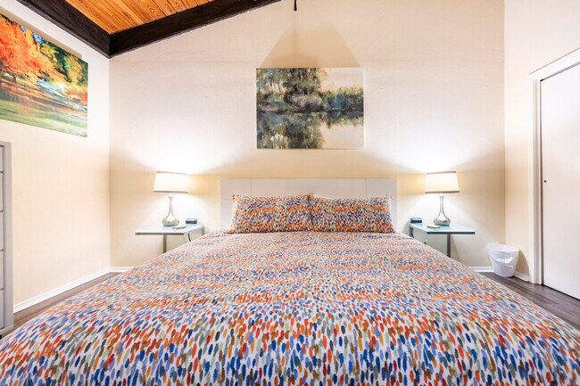 Building Photo - 2305 Trailside Dr