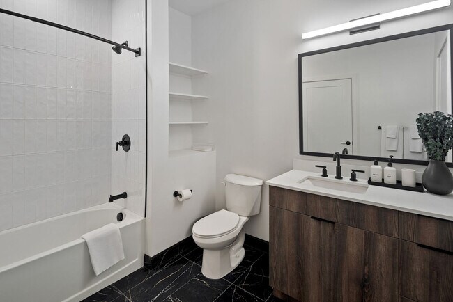 Building Photo - 484 2nd St