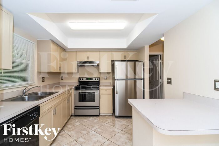 Building Photo - 242 SW 34th Terrace