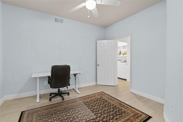 Building Photo - 5909 Fox Glen Ln
