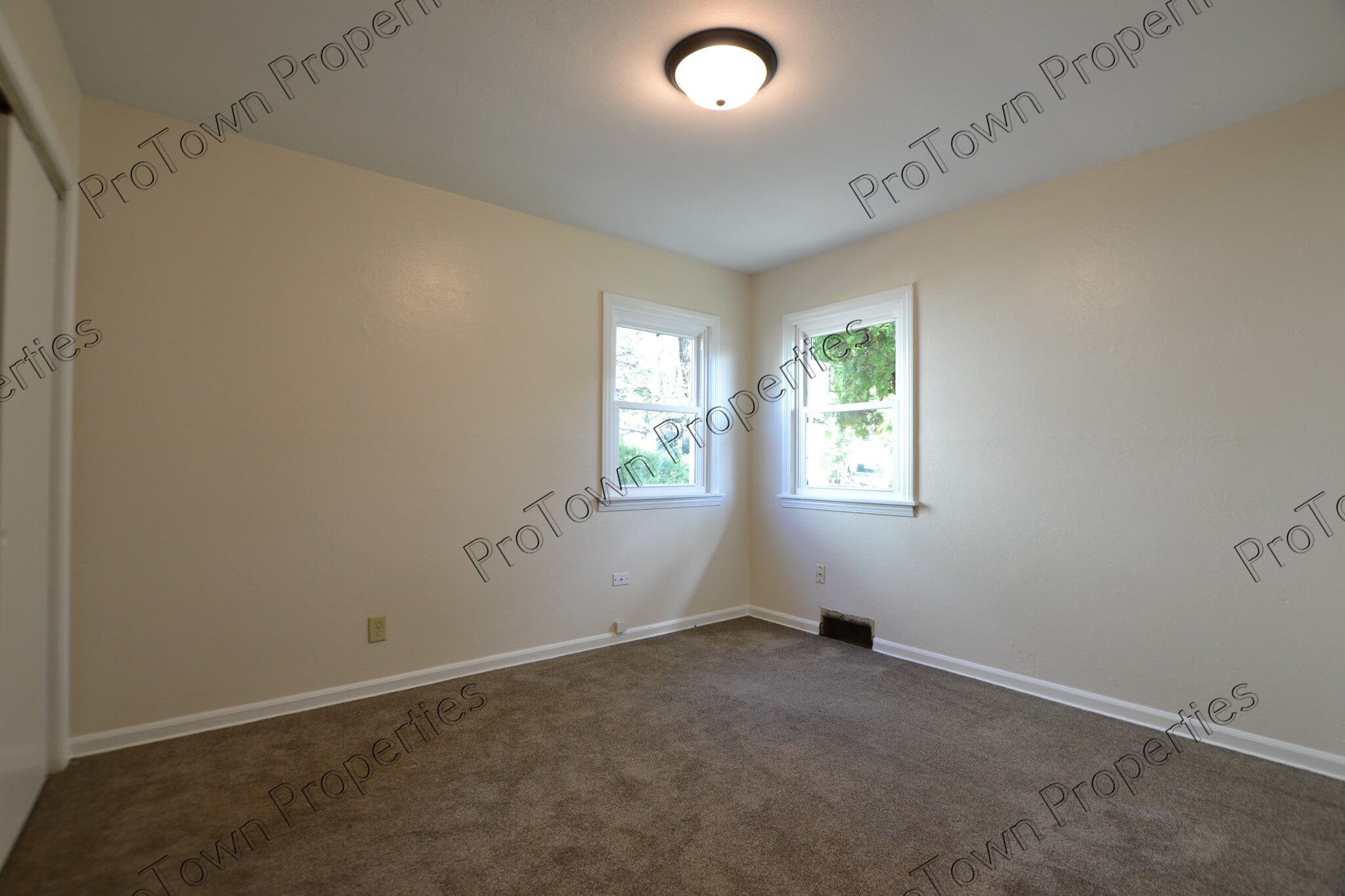 Building Photo - 203 Algonquin St