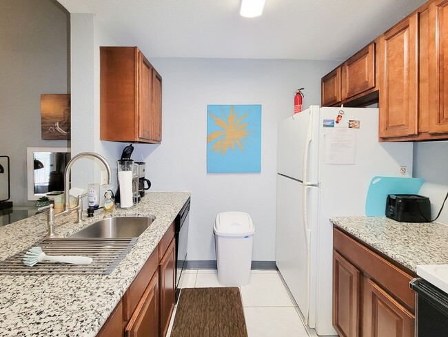 Building Photo - BEAUTIFUL REMODELED 1 BEDROOM 1 BATH CONDO...