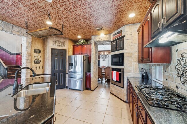 Building Photo - 11823 Canyon Mills Dr