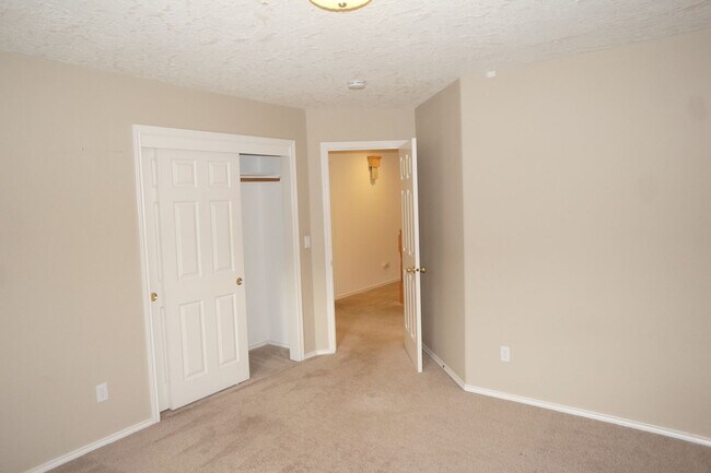 Building Photo - NW Portland Forest Heights Beauty. Flat backyard!