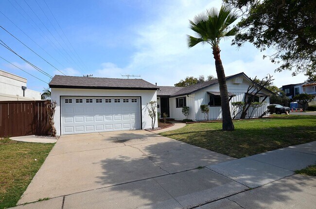 Building Photo - Single level Home
