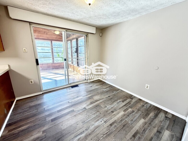 Building Photo - 44 Running Brooke Dr