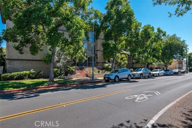 Building Photo - 320 E Stocker St