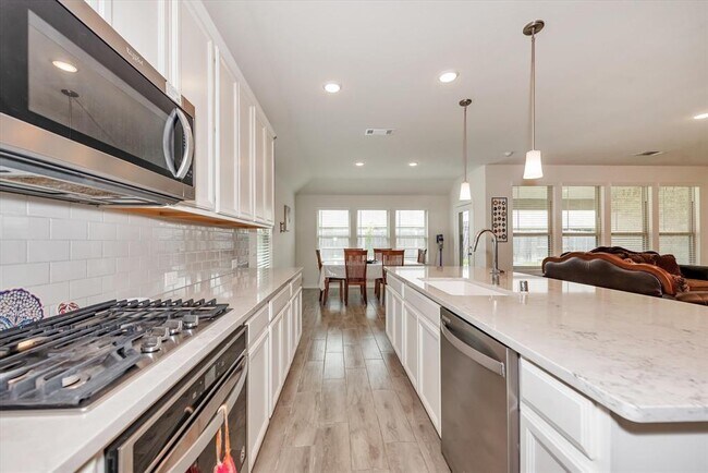 Building Photo - 6915 Twilight Elm Trace