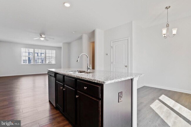 Building Photo - 273 Magellan Dr