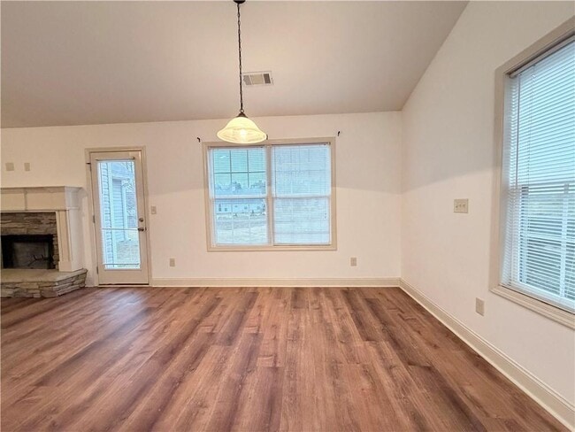 Building Photo - 292 Jameston Dr