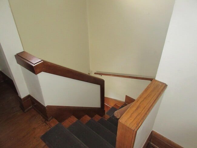 Building Photo - 2615 Taylor Ave