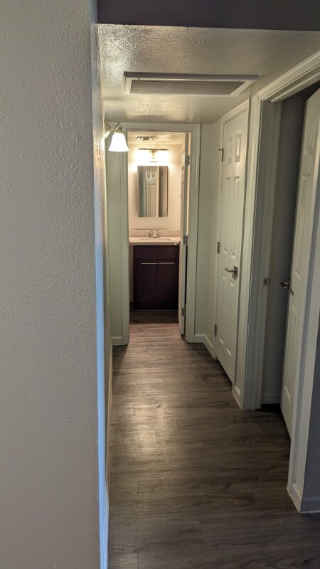 Building Photo - 2326 E Pinchot Ave