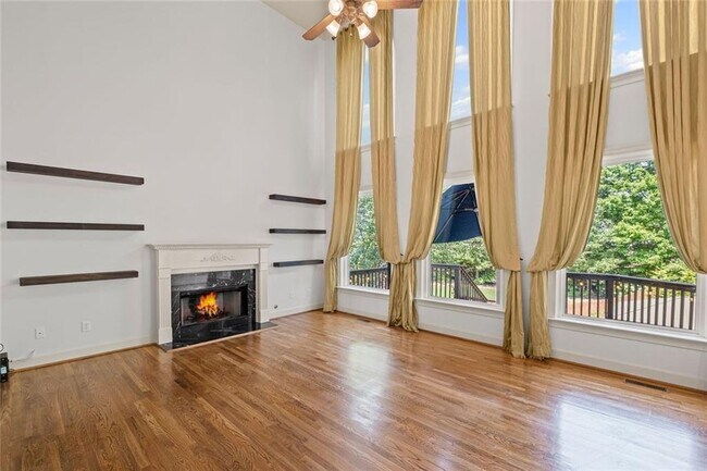 Building Photo - 12857 Waterside Dr