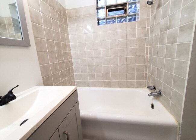 Building Photo - 2066 W Hutchinson St