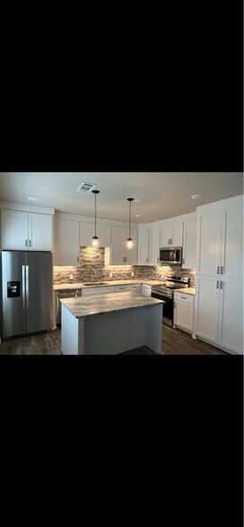 Building Photo - 804 Co Rd 1058