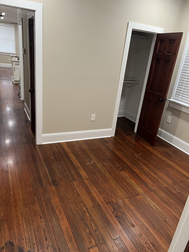 Building Photo - 621 S Alexander St