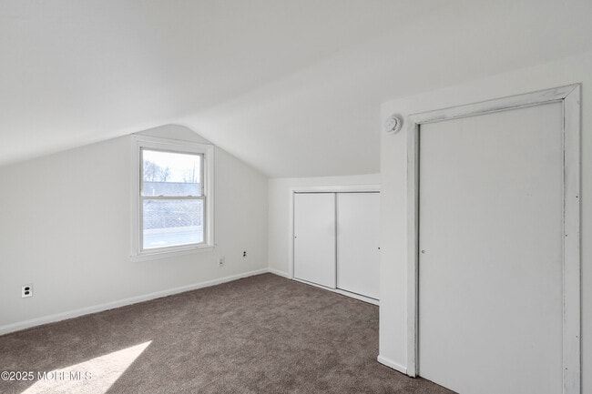 Building Photo - 32 Dakota Ave