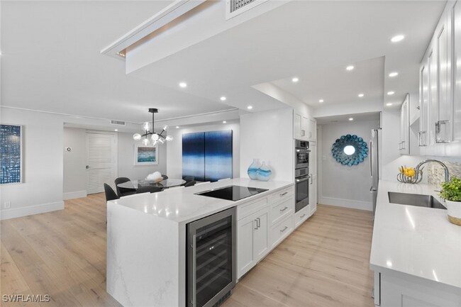 Building Photo - 2171 Gulf Shore Blvd N