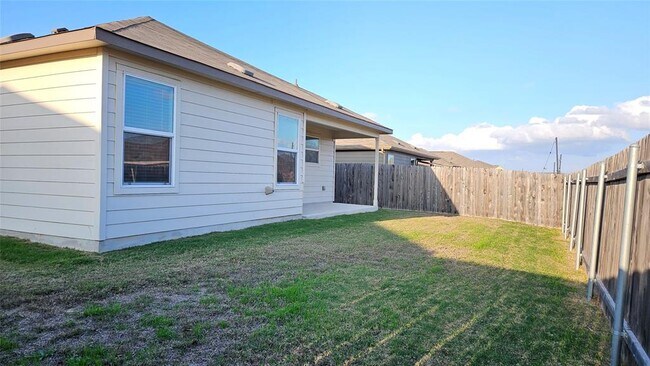 Building Photo - 195 Salt Springs Rd