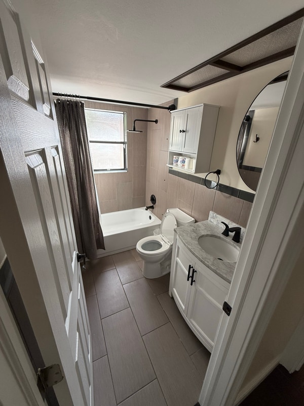 Building Photo - 9429 Laura Anne Dr