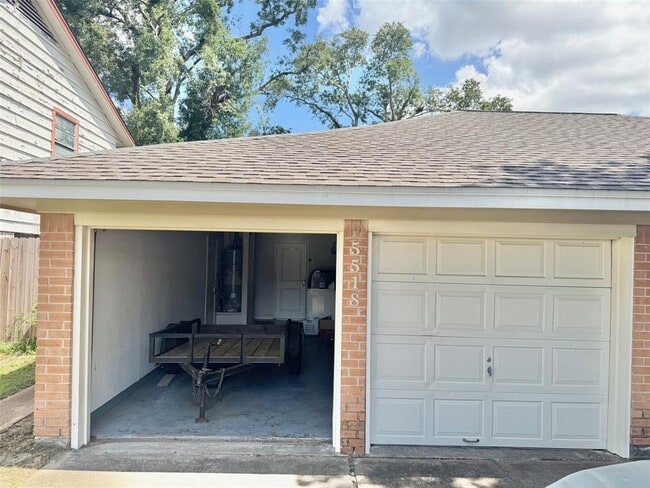 Building Photo - 5518 Viking Dr