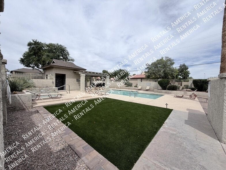 Building Photo - 1350 N 85th Pl
