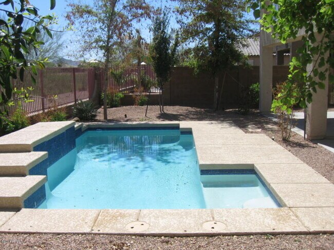 Building Photo - Beautiful Gilbert Home w/2 Master Bedrooms...