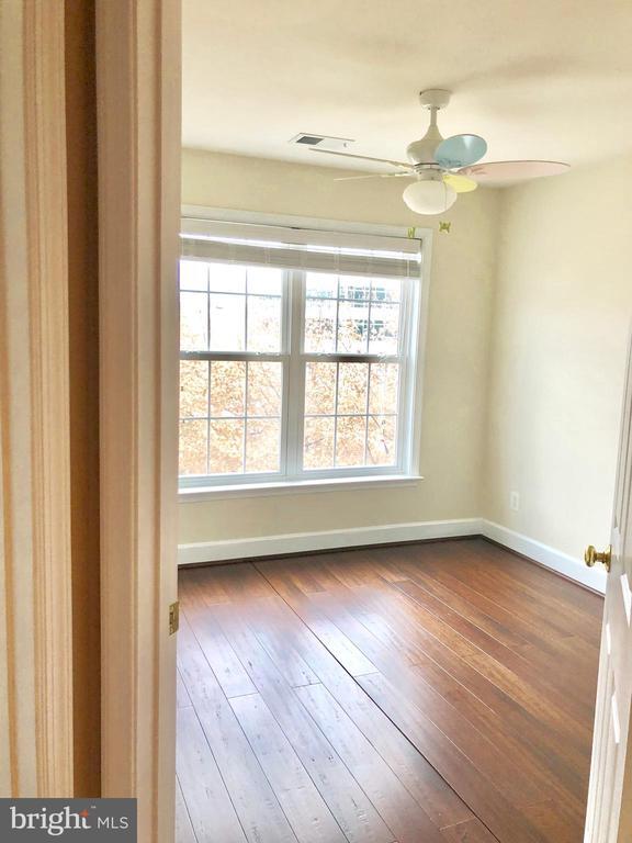 Building Photo - 2472 Terra Cotta Cir