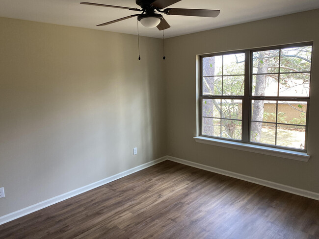 Building Photo - Fox Creek Townhomes