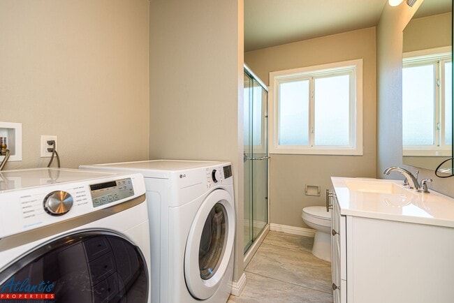 Building Photo - Gorgeous Cambrian Park Home