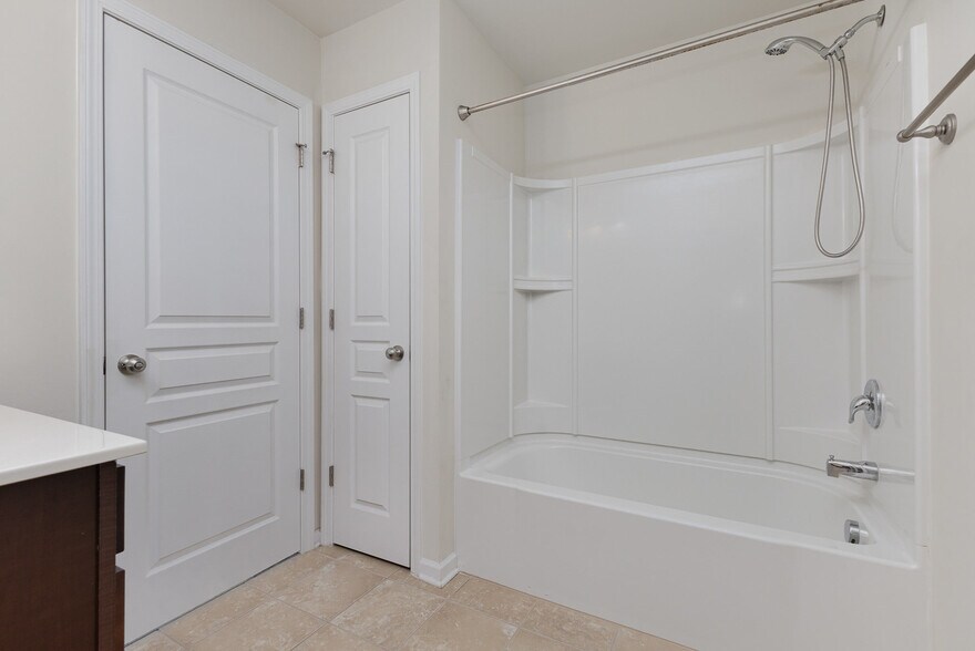 Building Photo - 9909 Woodland Watch Ct