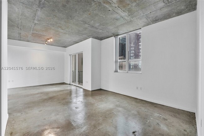 Building Photo - 234 NE 3rd St