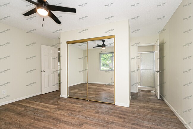 Building Photo - 12693 Meadowdale Dr