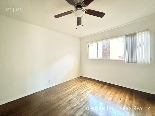 Building Photo - 11966 Laurelwood Dr