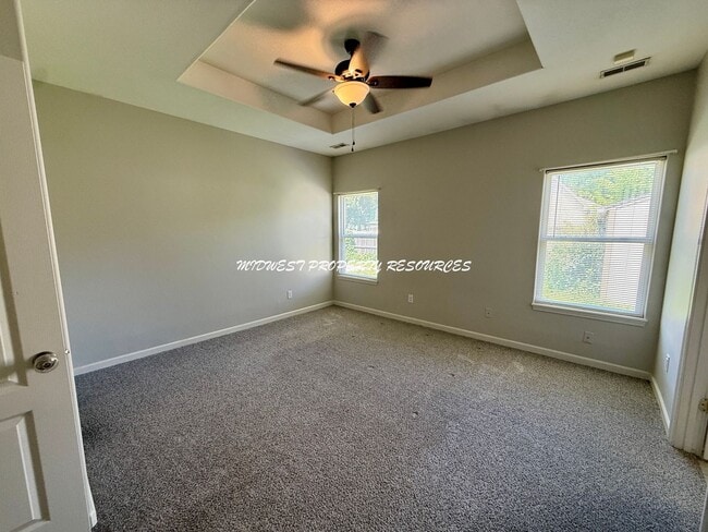Building Photo - Beautiful 3 Bed, 2 Bath Ranch Home with Fireplace & Fenced Yard in Grandview!
