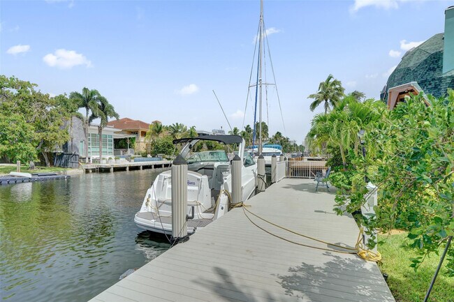 Building Photo - 2427 Sea Island Dr