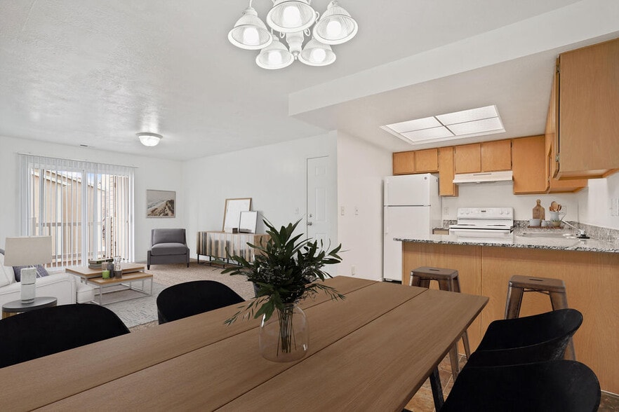 Large dining and Living rooms - Elk Run Apartments