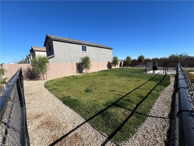 Building Photo - 6053 Swift Lariat St