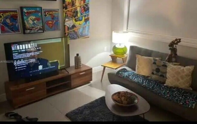 Building Photo - 1631 NE 114th St