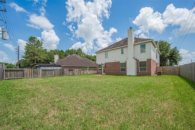 Building Photo - 5703 Saragosa Dr