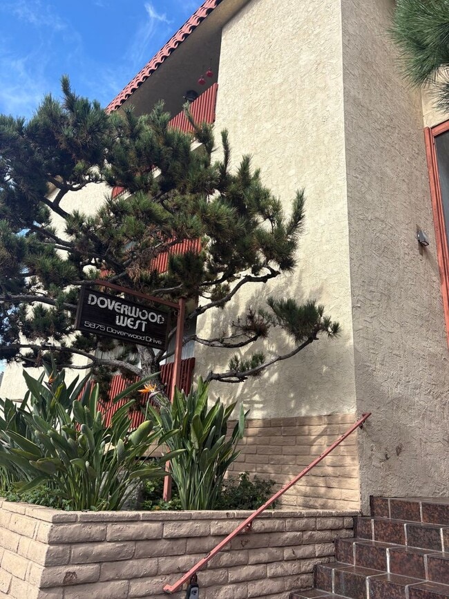 Building Photo - Spacious 2-Bed, 2-Bath Condo in Prime Culver City Location – Freshly Updated!