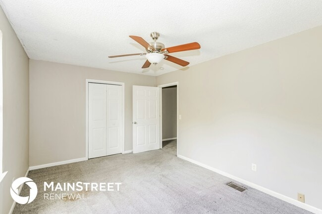 Building Photo - 105 Nelson Ct W