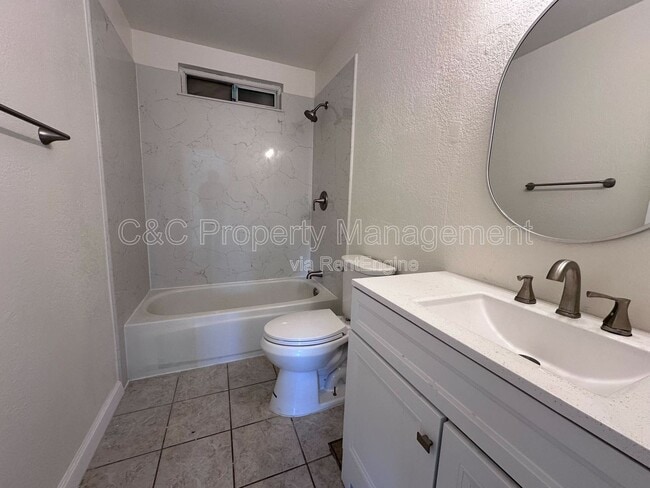 Building Photo - 8709 Sangria Way