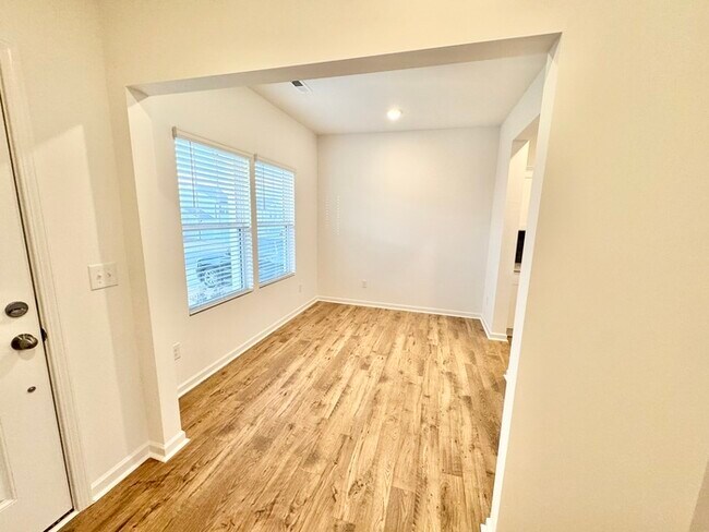 Building Photo - Three bedroom 2 1/2 bath single-family home in the new Kensington community