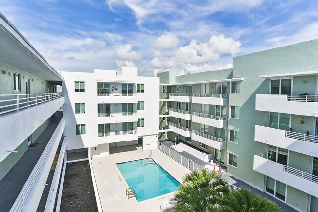 Building Photo - 801 S Miami Ave