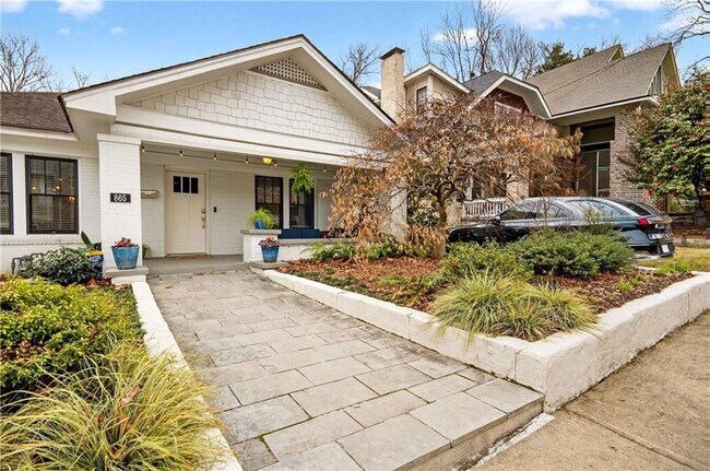 Building Photo - 865 Monroe Cir NE