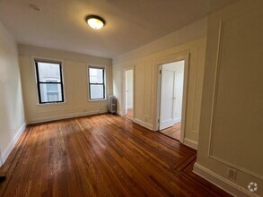 Building Photo - 2 bedroom in Sunnyside NY 11104